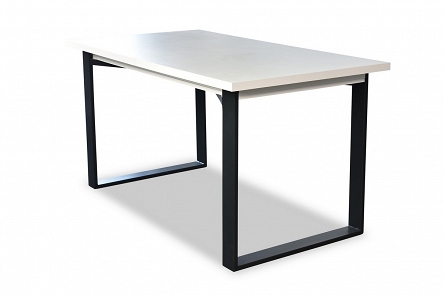 Stół prosty, rozkładany laminat z nogami metalowymi czarnymi